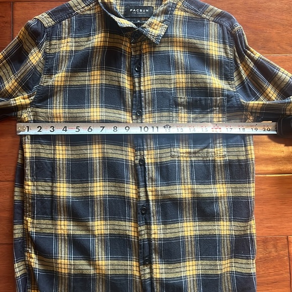 Men's PacSun Black and Yellow Button Up Size Medium Longer Style - Picture 7 of 10